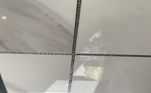 美縫用光面的材料還是彩鋼砂