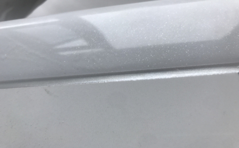 美縫劑在瓷磚上用鋼絲擦能去掉
